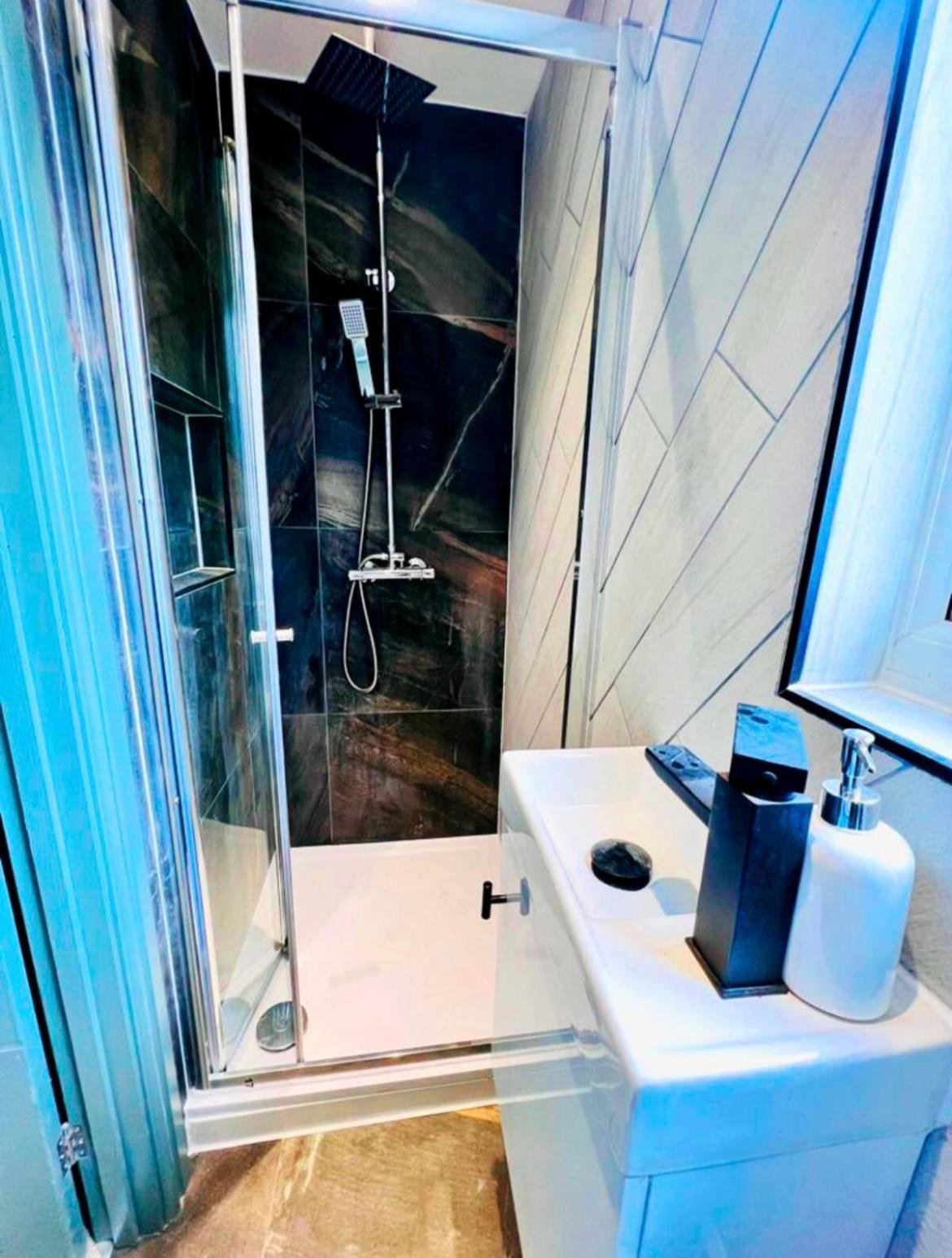 London 43 Ensuite Room Look Like Hotel Top Locations エクステリア 写真